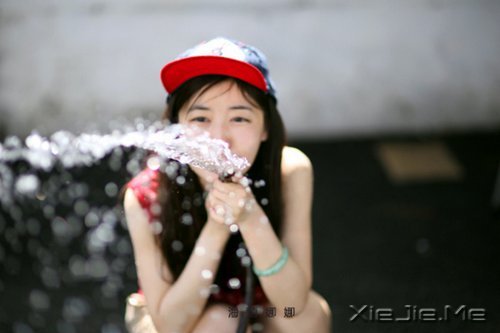 没人疼的孩子,始终要自己撑起一片天空 (1)