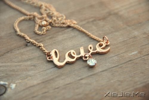 晚安心语:把眼泪留给最疼你的人,把微笑留给伤你最深的人 (1)